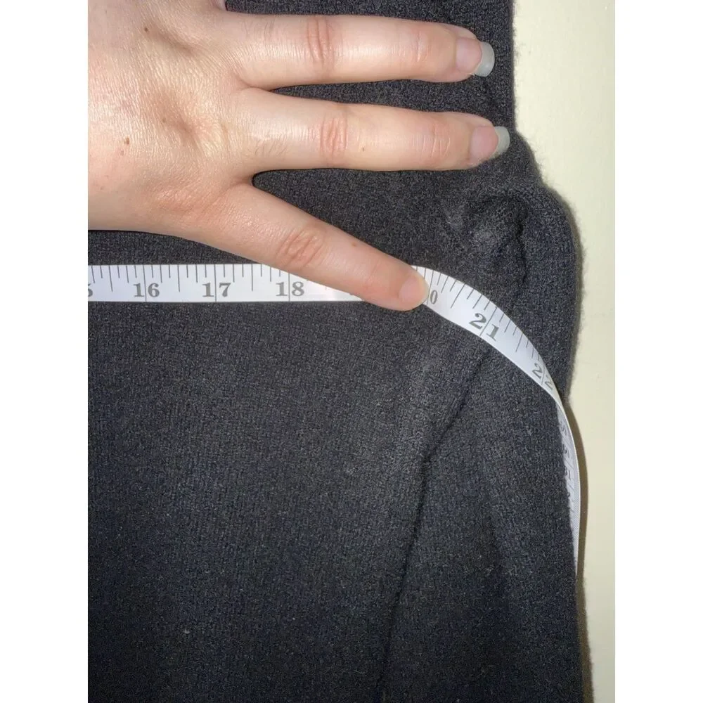 UNIQLO 100% Cashmere Crewneck Sweater Black Mens Small Minimalist Knit
